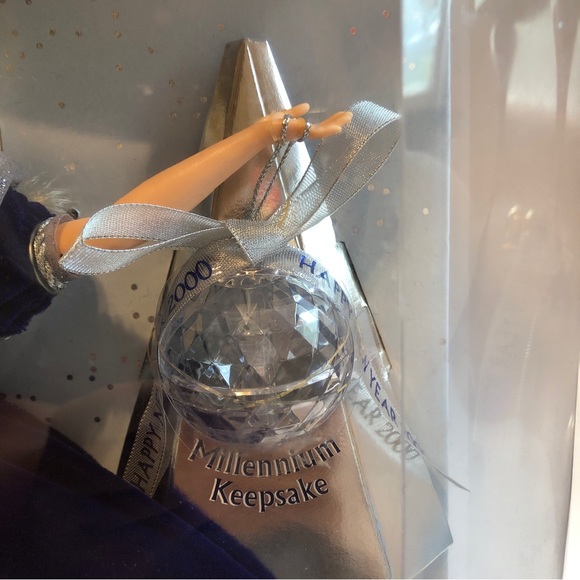 Mattel Millenium Barbie Vintage Released January 1999 - Picture 8 of 11